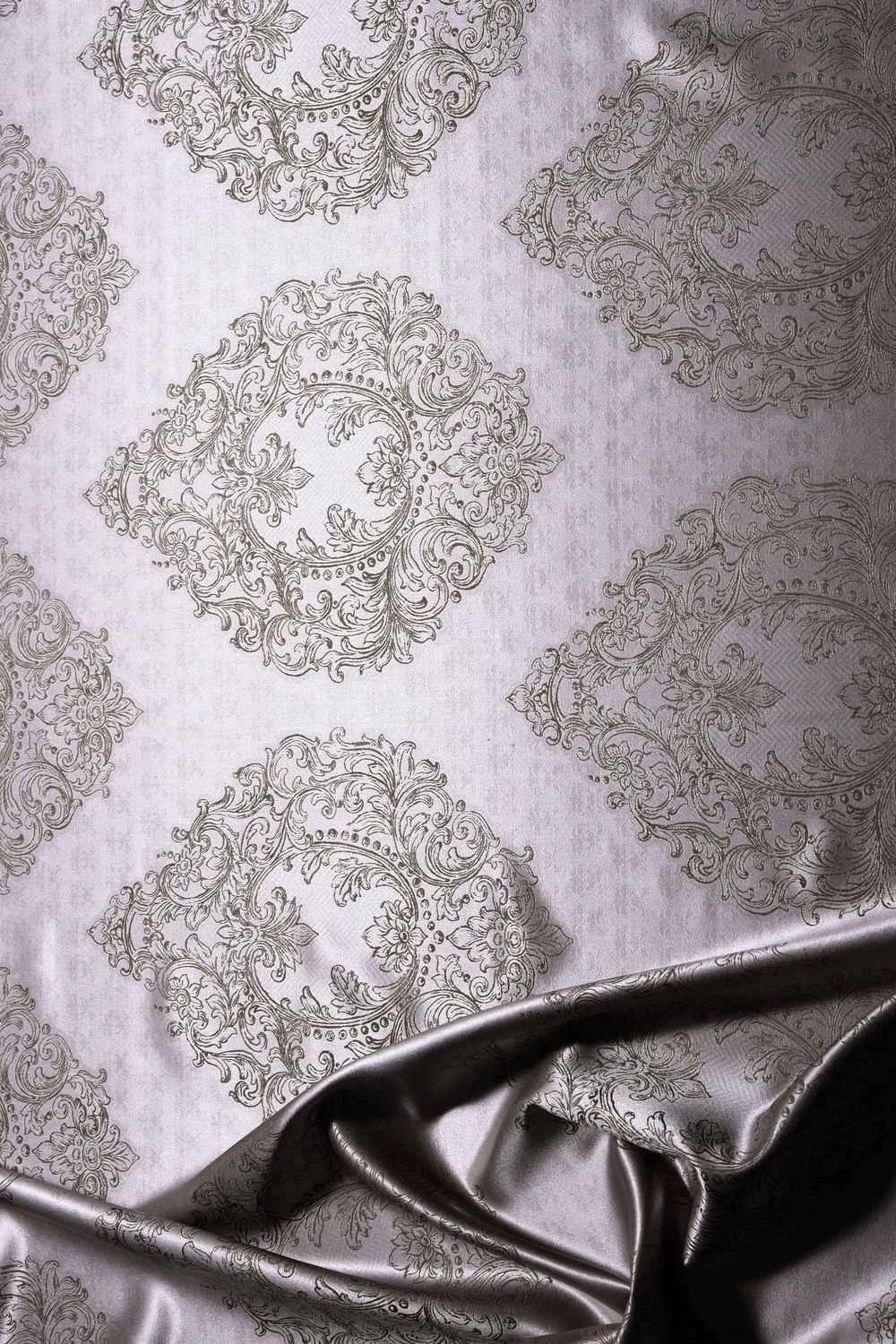 Medium-Warmth Silk Quilt with Natural Silk Filling