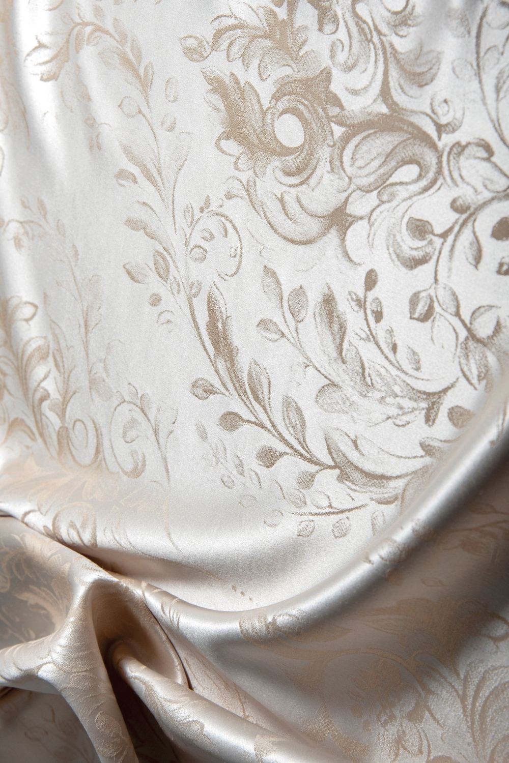 Medium-Warmth Silk Quilt with Natural Silk Filling