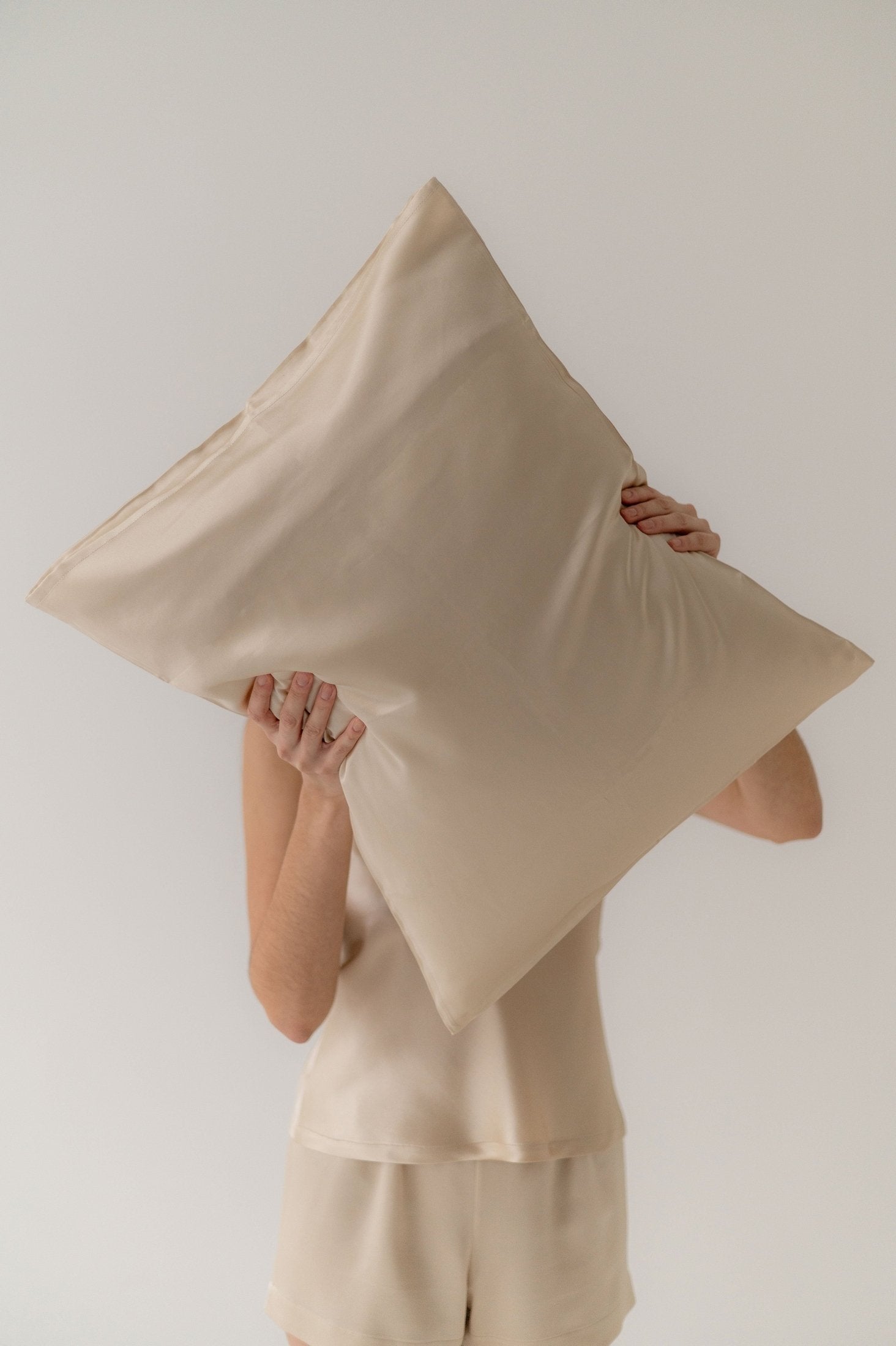 25 Momme Envelope Silk Pillowcase - Golden Champagne