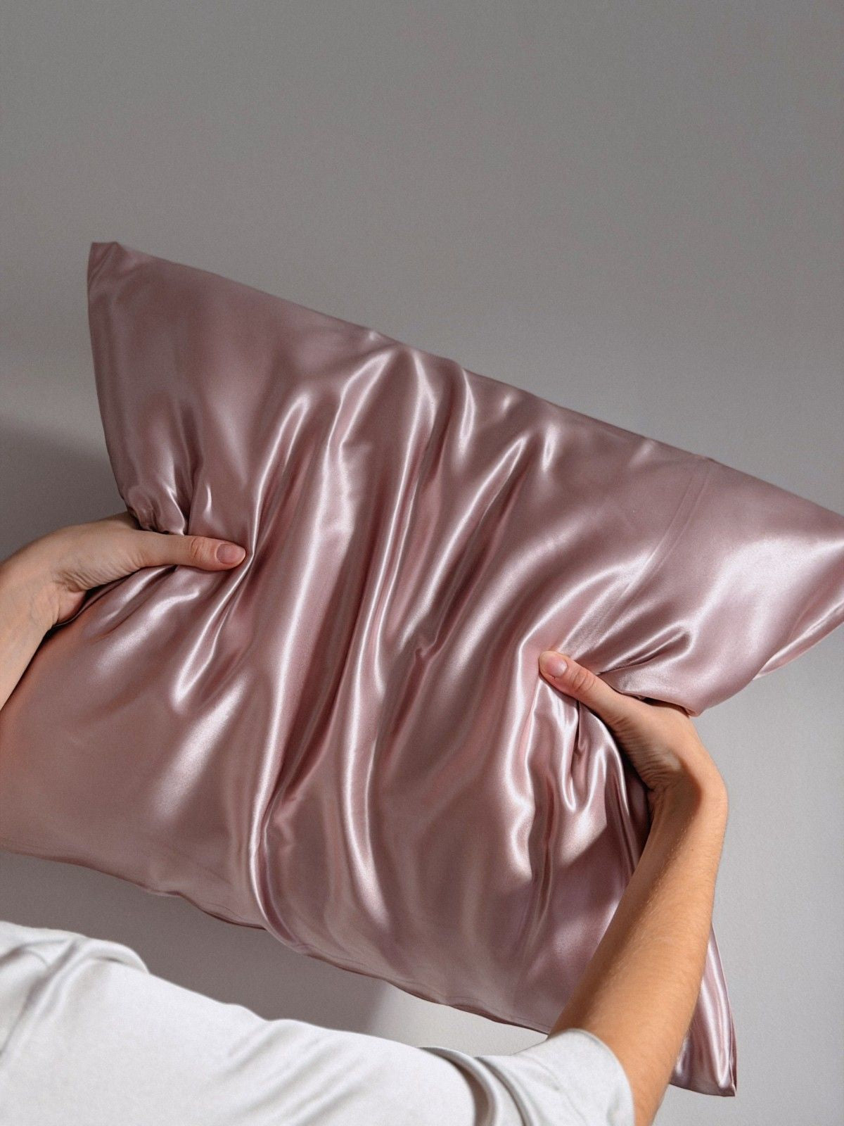 The History of Silk and Its Greatest Benefits