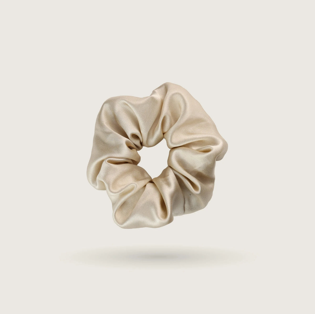 Large Golden Champagne silk scrunchie, 6 cm wide, made of 100% mulberry silk, 23 momme, OEKO-TEX certified – SilkWide