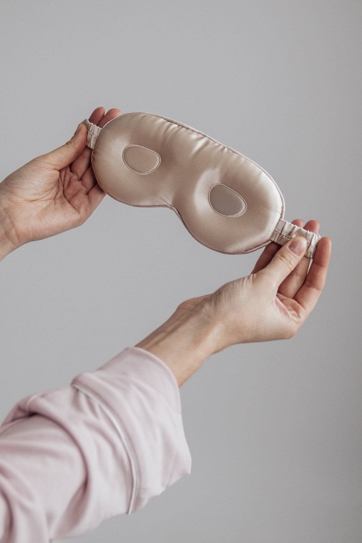 Шелковая ночная маска для защиты ресниц - Шампанский