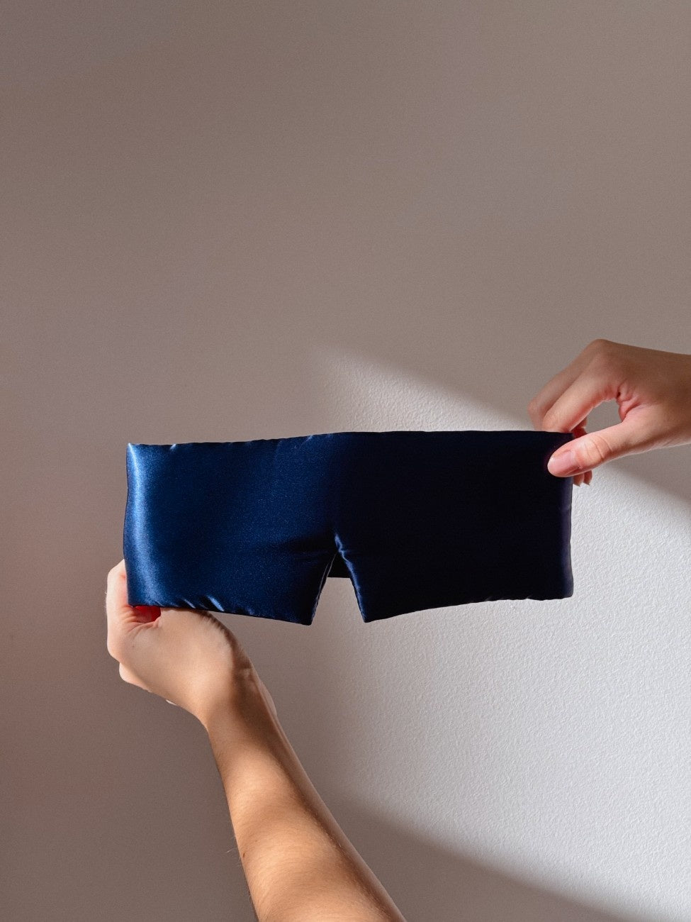 lielā izmēra zīda miega maska zilā krāsā