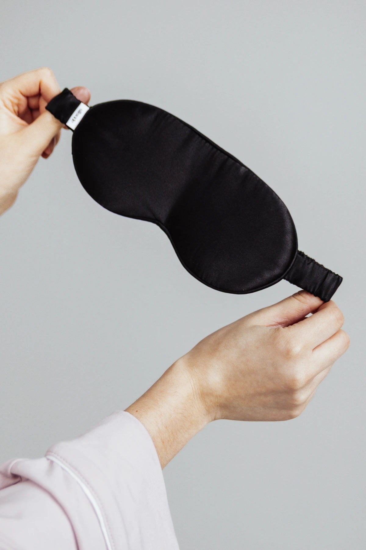 Antifaz de seda para dormir que protege las pestañas -  Negro 