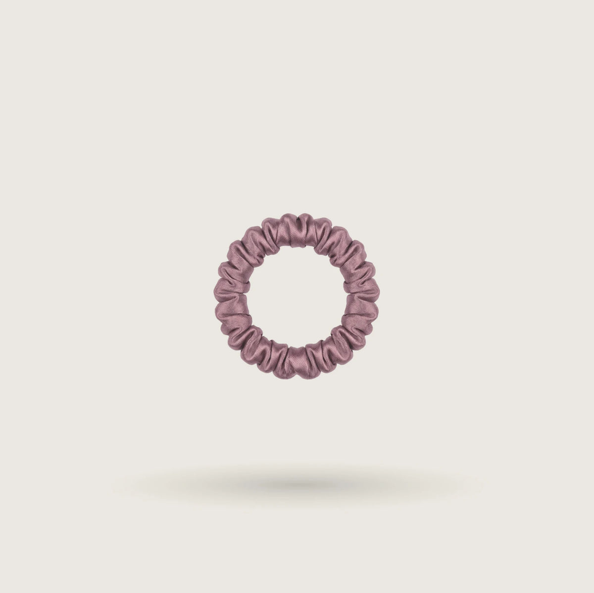 Micro Pale Mauve silk scrunchie for kids and fine hair, 1 cm, 100% mulberry silk, 23 momme, OEKO-TEX certified – SilkWide