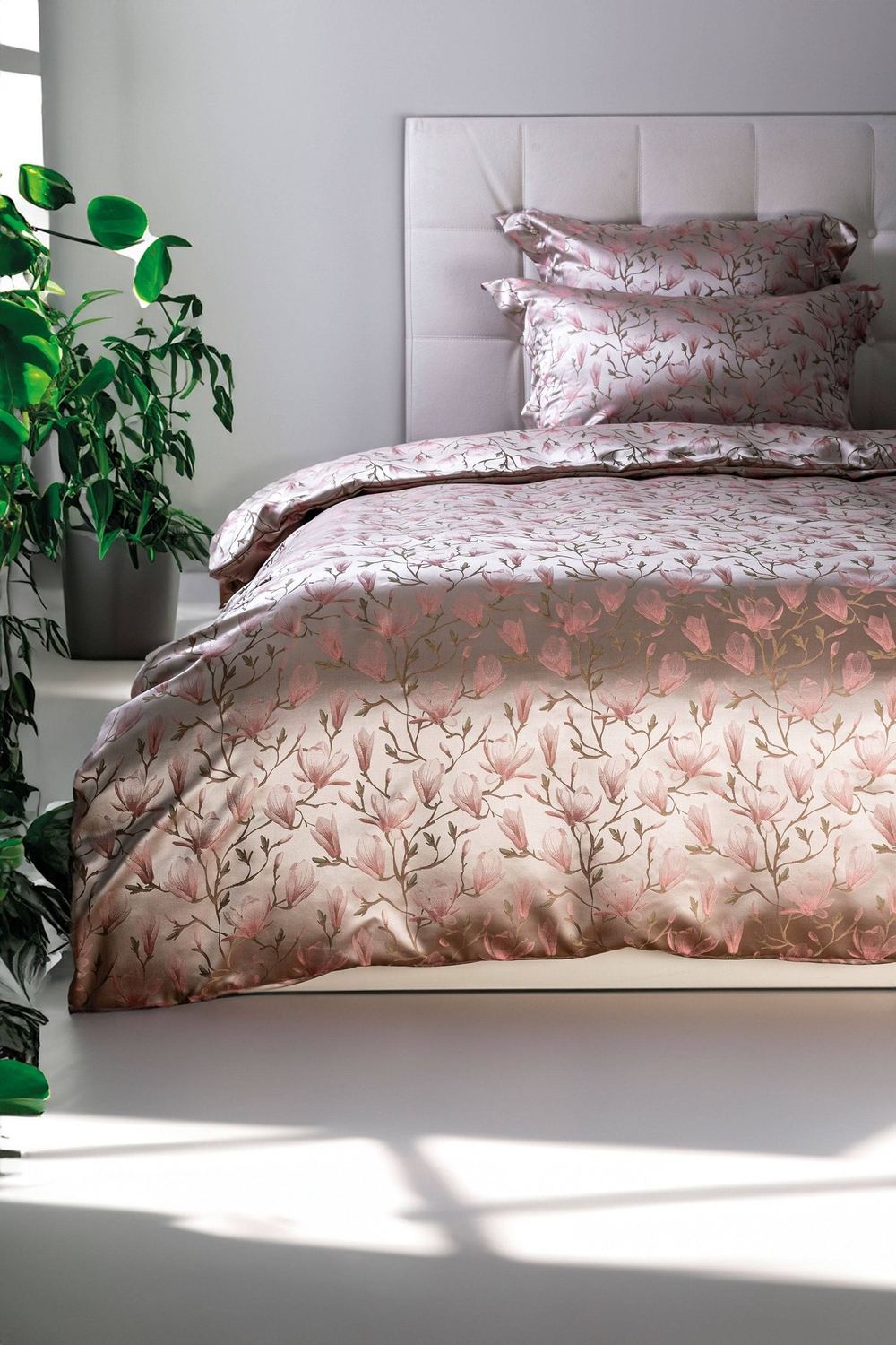 Jacquard Silk Bed Linen Luxury Set - Magnolia