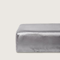 Natural silk fitted sheet Lyra on a mattress, 100% silk satin, 28 momme, OEKO-TEX certified, made in Germany – SilkWide