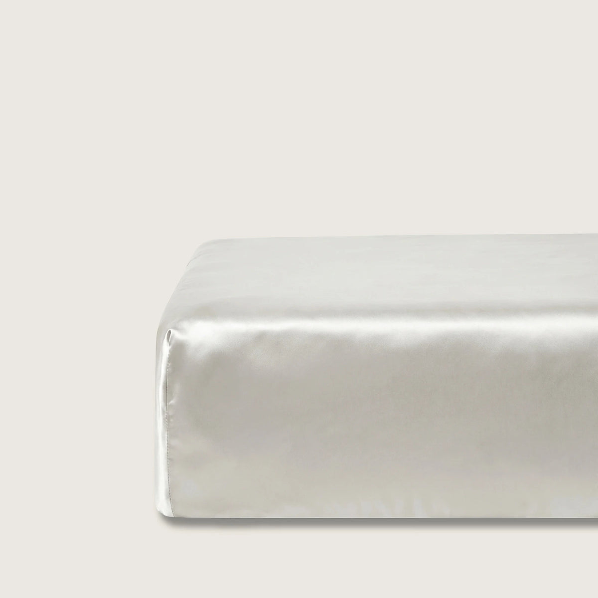 Natural silk fitted sheet Damask Nature / Soho on a mattress, 100% silk satin, 28 momme, OEKO-TEX certified, made in Germany – SilkWide