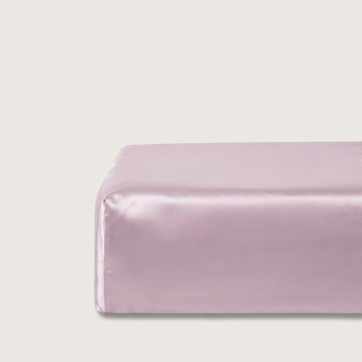 Natural silk fitted sheet Valeria on a mattress, 100% silk satin, 28 momme, OEKO-TEX certified, made in Germany – SilkWide