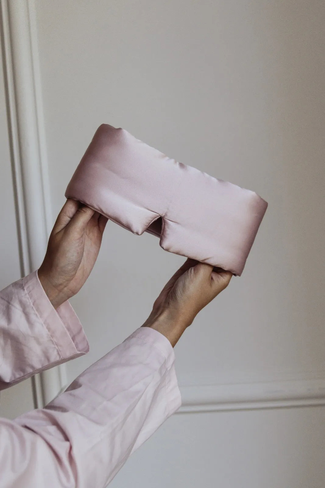 Premium Large Silk Sleep Mask - Soft Pink