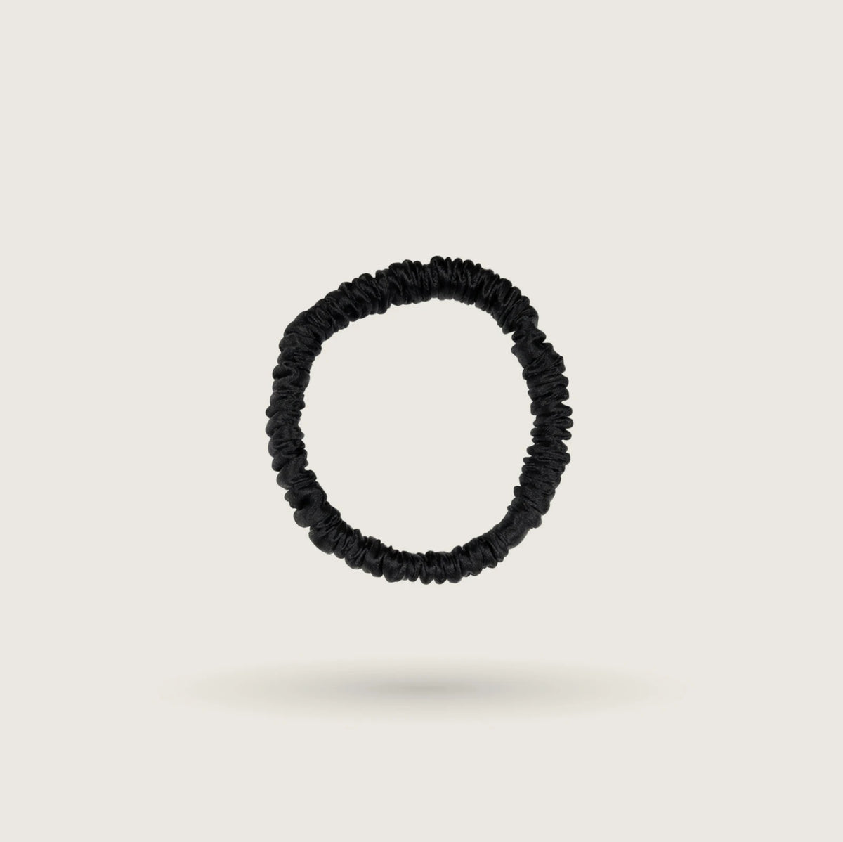 Small skinny Midnight Black silk scrunchie, 1 cm wide, 100% mulberry silk, 23 momme, gentle hold without creases – SilkWide
