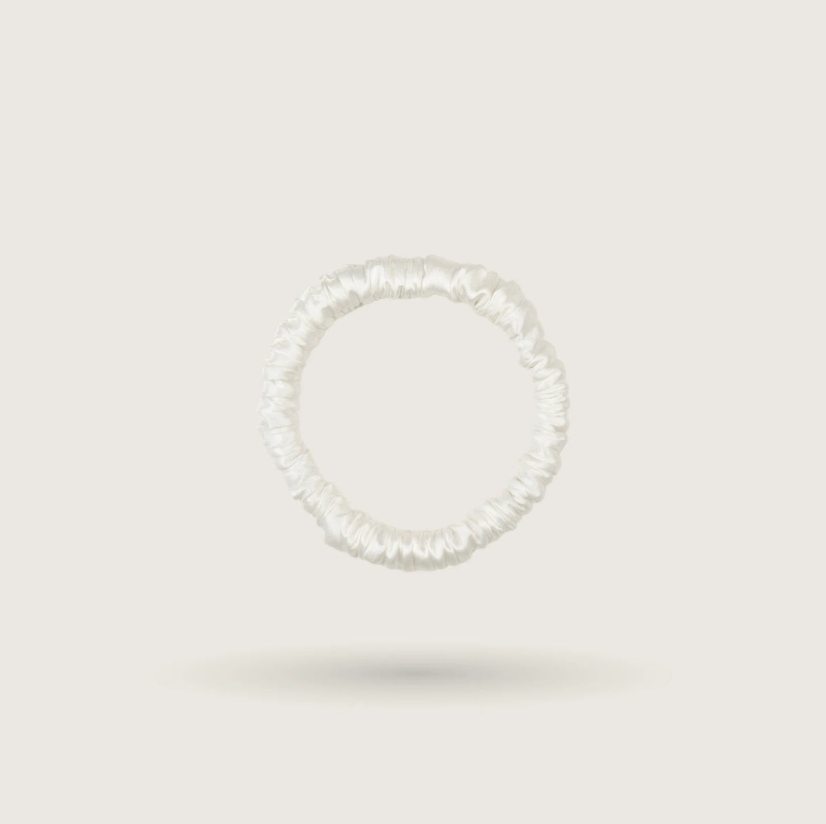 Small skinny Moon Pearl silk scrunchie, 1 cm wide, 100% mulberry silk, 23 momme, gentle hold without creases – SilkWide