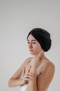 25 Momme Mulberry Silk Bonnet - Midnight Black